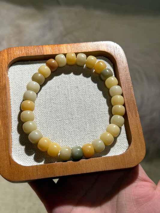 🌼 Amber Pebble — Petite Bodhi Root Bracelet (Machine Water-Polished, Small-Bead Type)