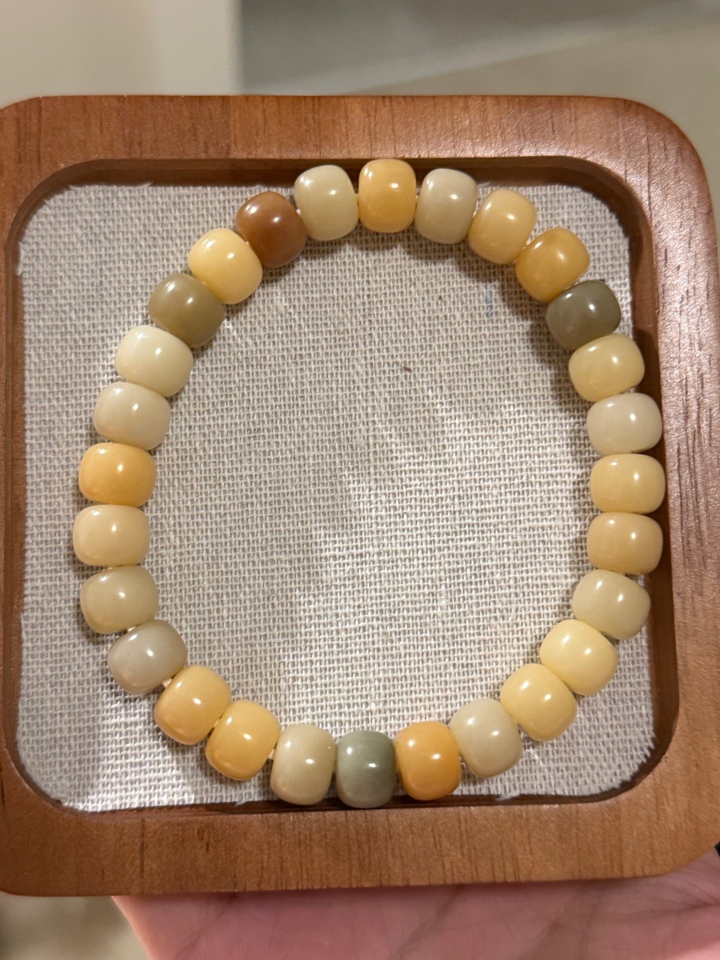 ๐ผ Amber Pebble โ Petite Bodhi Root Bracelet (Machine Water-Polished, Small-Bead Type)