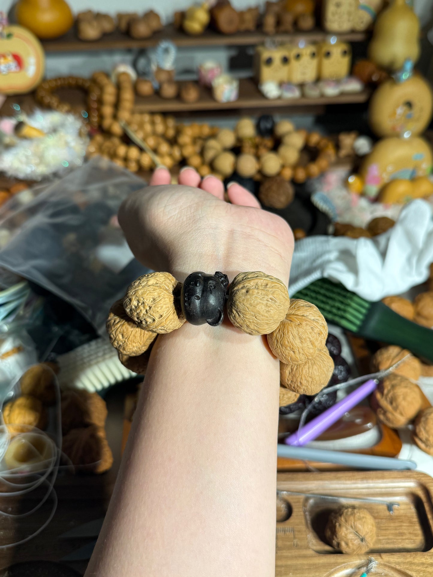 Iron Walnut Bracelet with Hand-Carved Ebony Bear (26mm Beads)